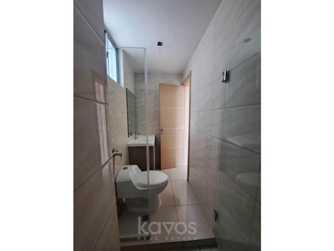 Modern bathroom with walk-in glass shower and vanity PH Torres de Castilla Panama