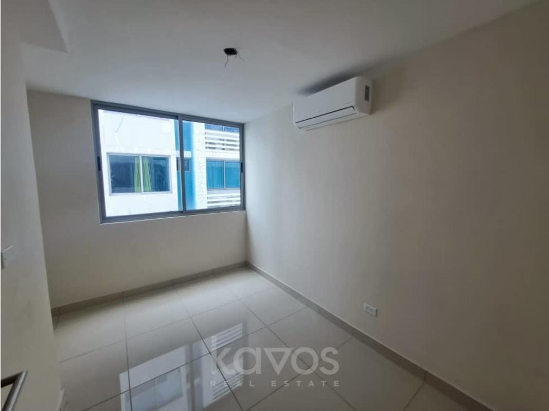 Bedroom with large window and AC ready PH Torres de Castilla Panama