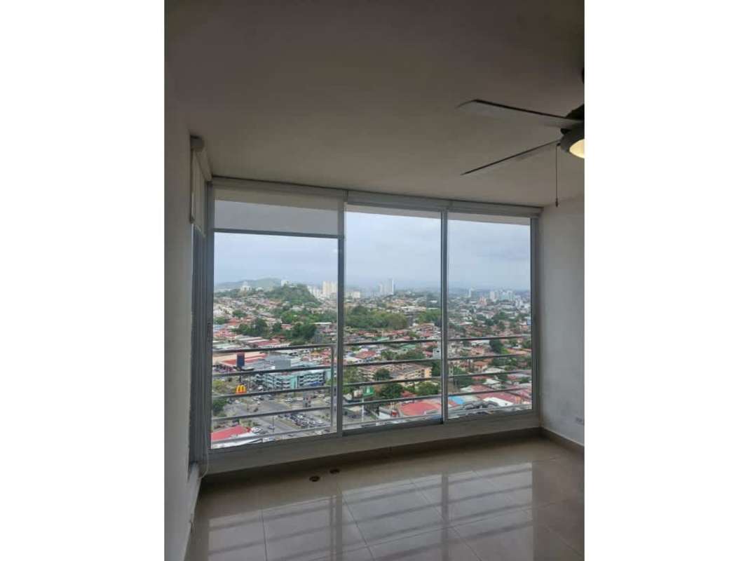 Secure lobby entrance with marble floors, seating area PH Dos Mares I Panama