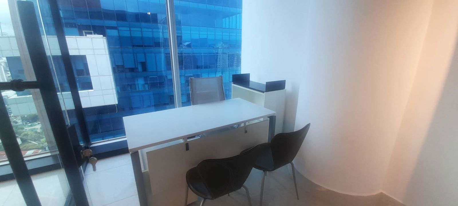 Private office with ocean view, minimalist design in PH Oceania Punta Pacifica Panama