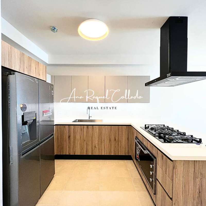 Modern paddle tennis court at PH Ocean House Santa Maria Panama