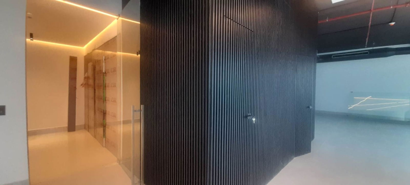 Exclusive oceanfront corporate office in Oceanía Tower Panama City with skyline views