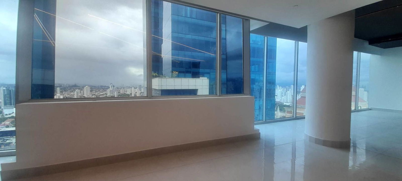 Luxury commercial office for rent with panoramic city and ocean views in PH Oceanía Panama