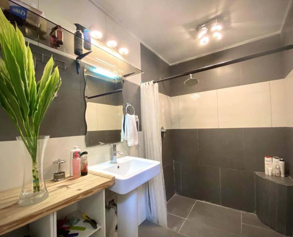 Bathroom with vanity, bathtub/shower at PH Pacific Hills Punta Paitilla Panama