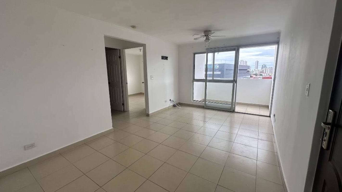 Second empty bedroom with ceramic tile PH Río Plaza Río Abajo Panama City