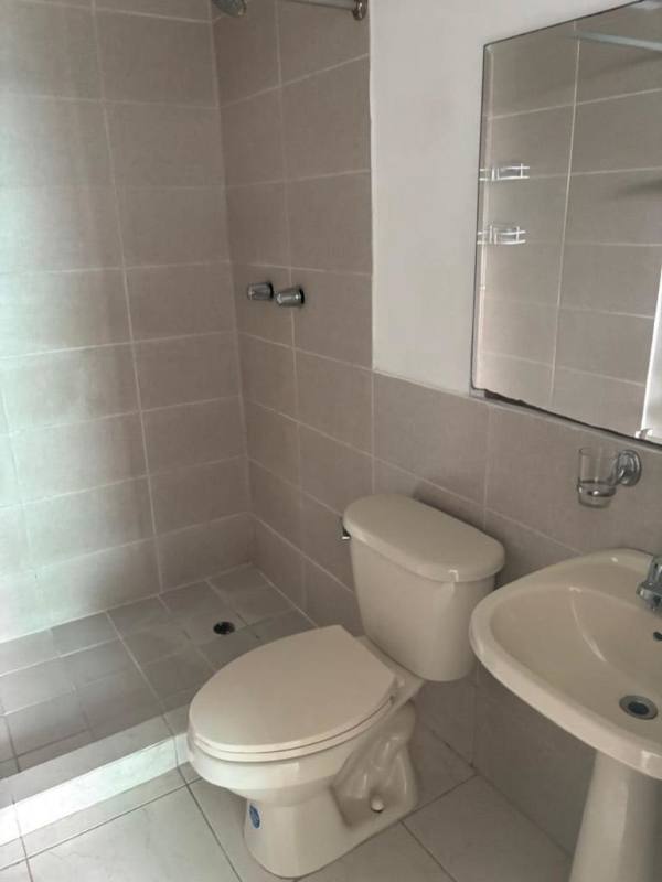 Modern 2BR Apartment with Balcony PH Parque Lefevre