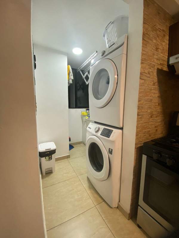 Master bedroom with wood flooring, walk-in closet, split AC in PH Terrazas del Rey Panama City