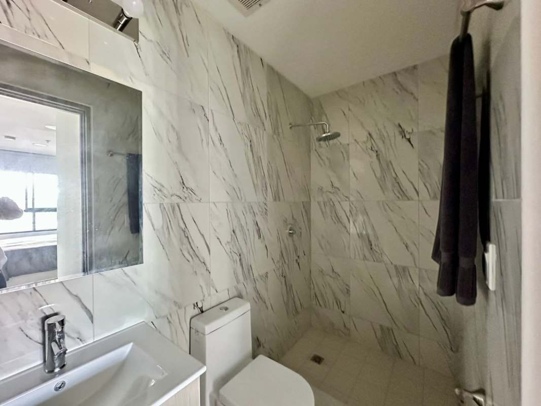 Modern bathroom with glass walk-in shower PH Calle 50 Obarrio Panama City