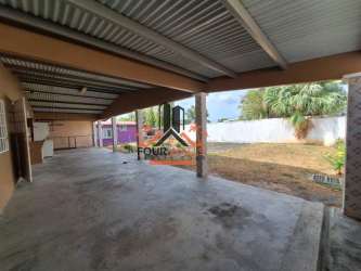Covered patio with concrete floor garden backyard Urbanización El Mirador Panama