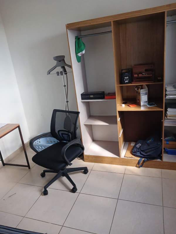 Office space built-in closet natural light townhouse Ciudad Santa Fe