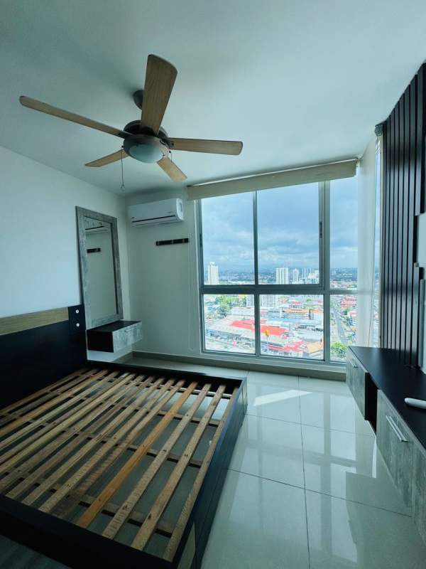 Modern elegant master bedroom with city views and AC PH Coral Tower Carrasquilla