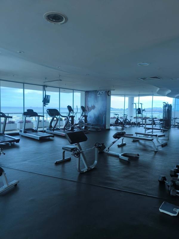 Modern bedroom large windows ocean view PH Sky Avenida Balboa