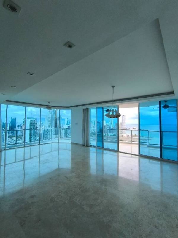 Modern gym panoramic ocean views luxury amenities PH Sky Panama