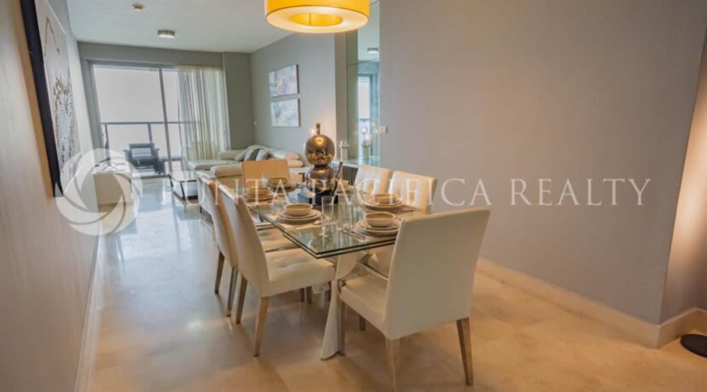 Luxury apartment dining space modern designer decor PH Yoo Panama Avenida Balboa