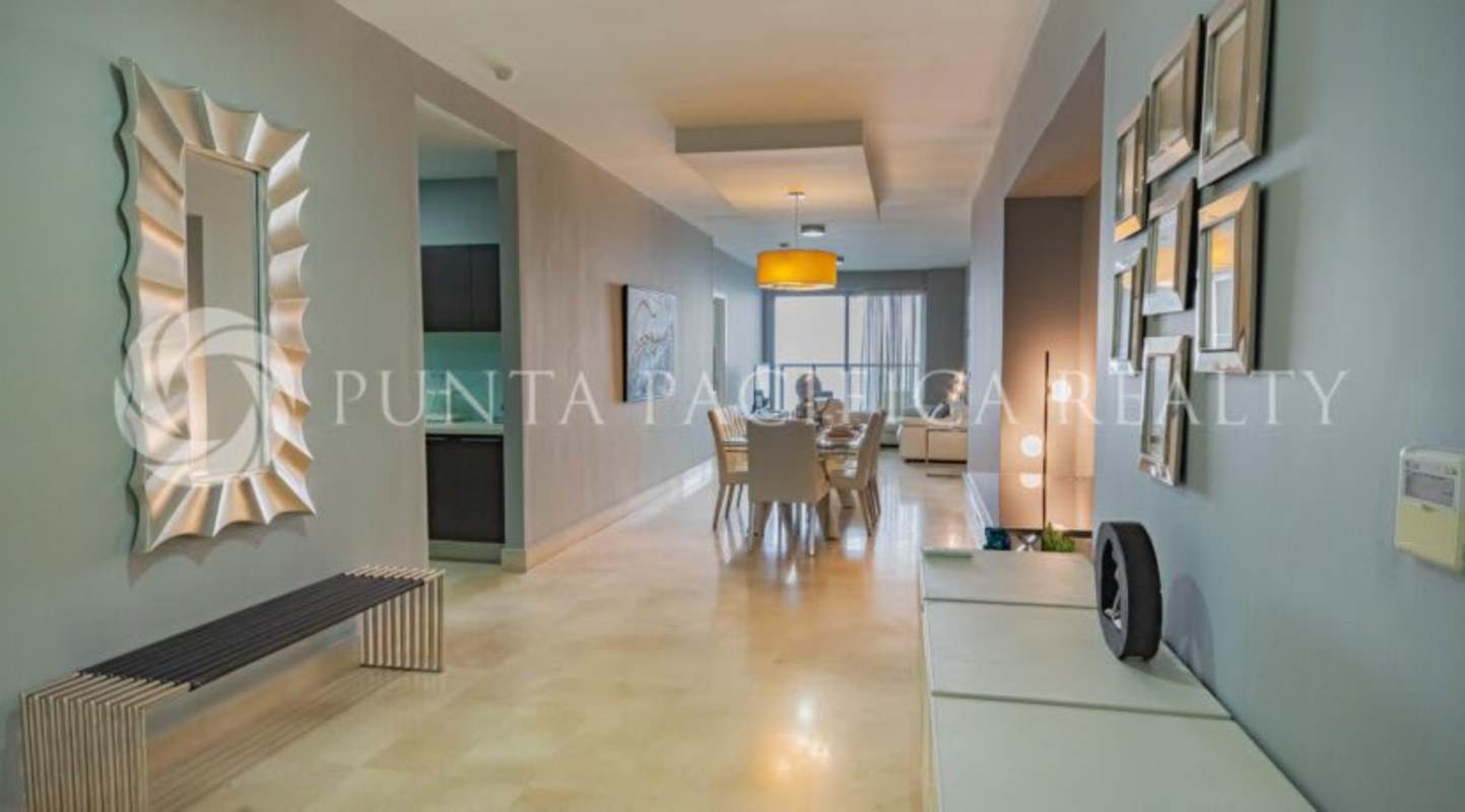 Sky-high luxury skyscraper PH Yoo Panama with bayfront views Avenida Balboa