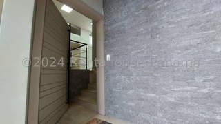 House for Sale in San Francisco - 3 bedrooms
