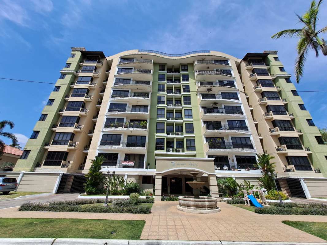 Covered oceanfront balcony terrace in apartment for rent at PH Amador Heights Panama City