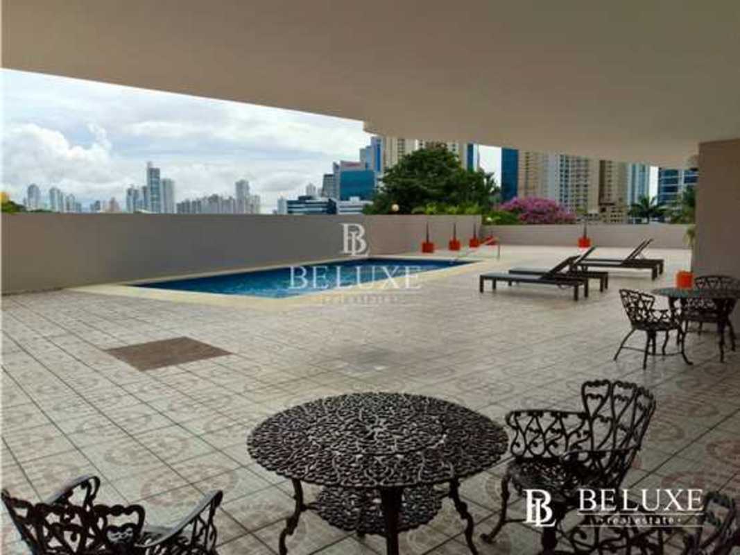 Condo terrace with swimming pool outdoor furniture skyline PH Arrecife Paitilla Panama