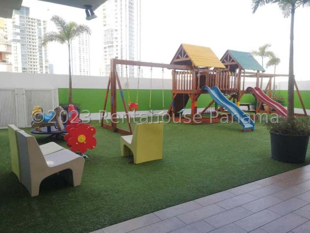 Lobby of PH San Francisco with modern furnishings and secure access in Panama City