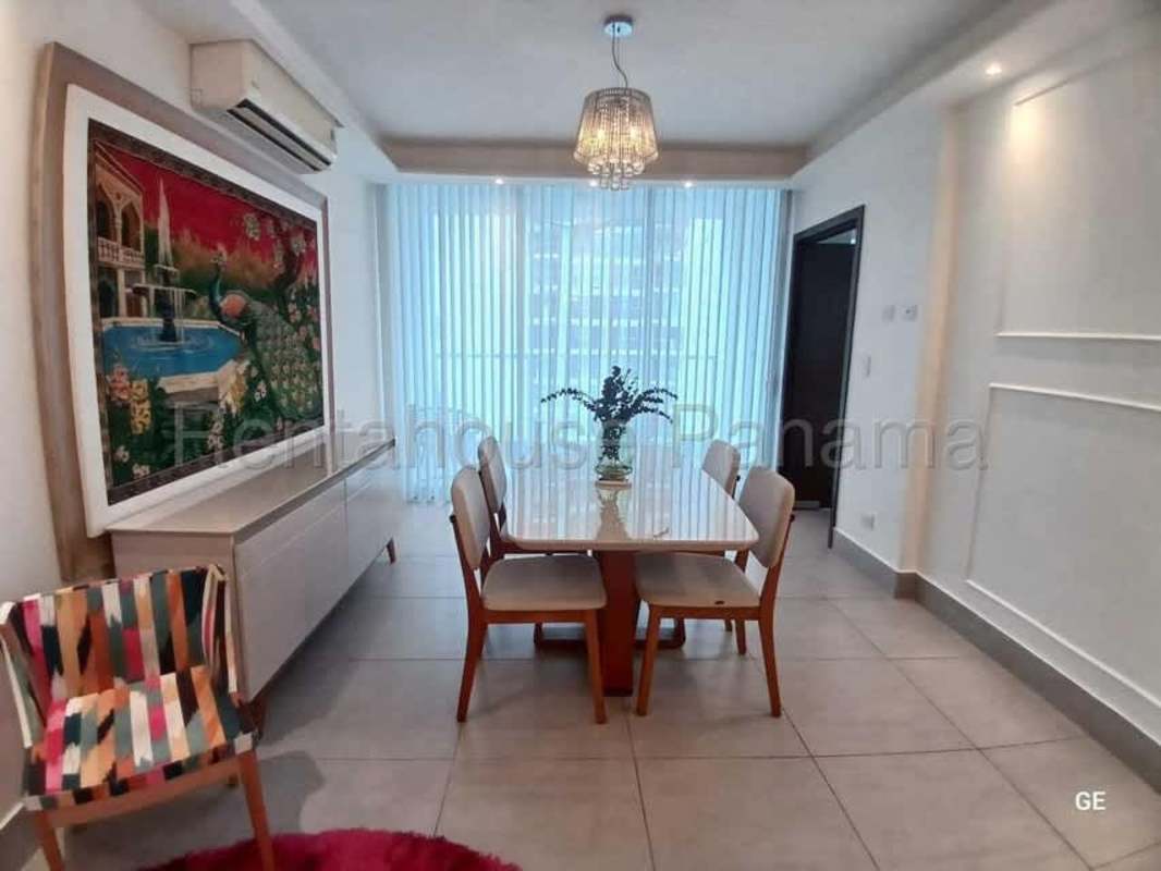 Large master bedroom with panoramic city view in PH Jade Tower San Francisco Panama