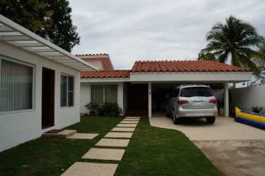 Garage space with direct beach access ramp jet ski boat storage beachfront villa Panama