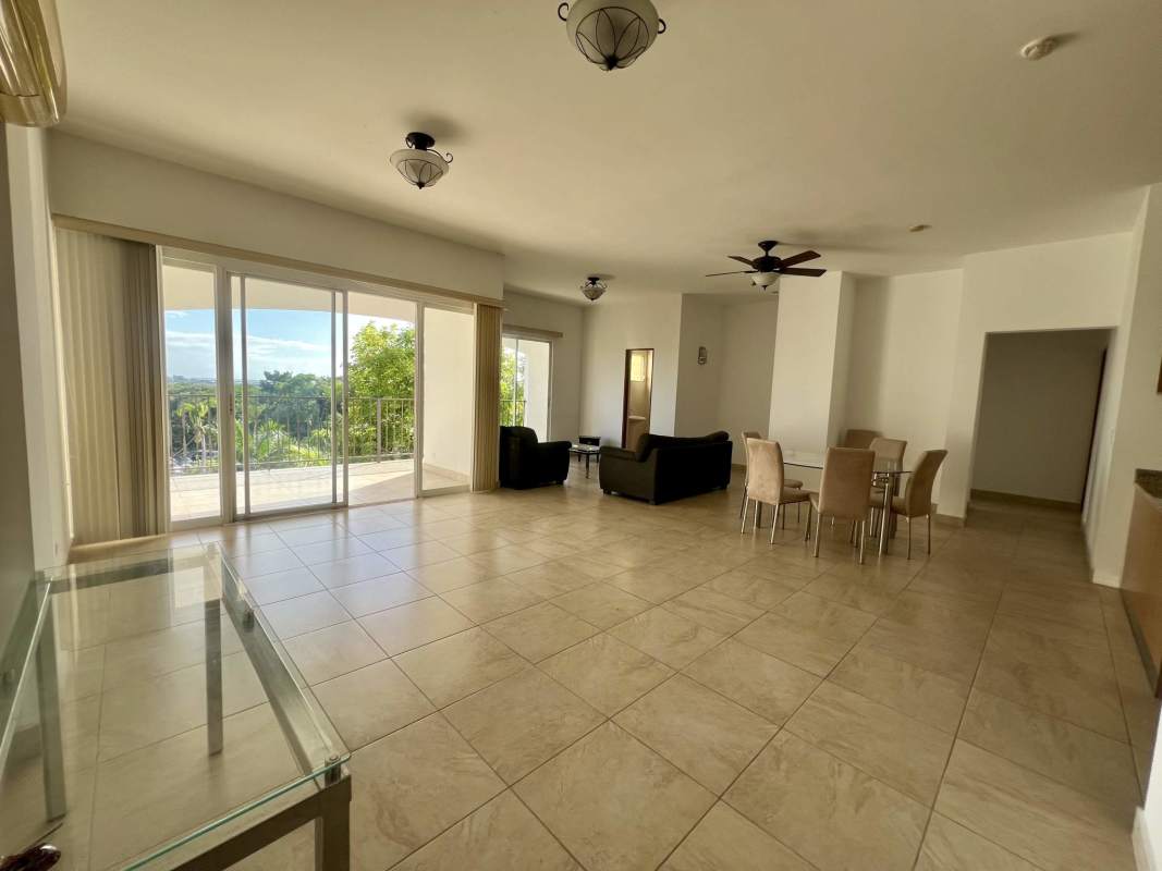 Amador 2BR Waterfront Condo w/ Balconies, Pool, Gym