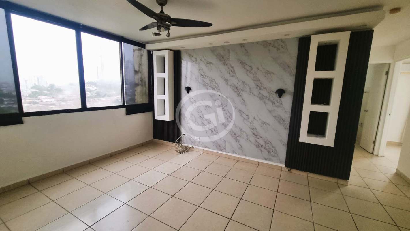 Balcony with panoramic views of Metropolitan Park and Panama City skyline in La Locería