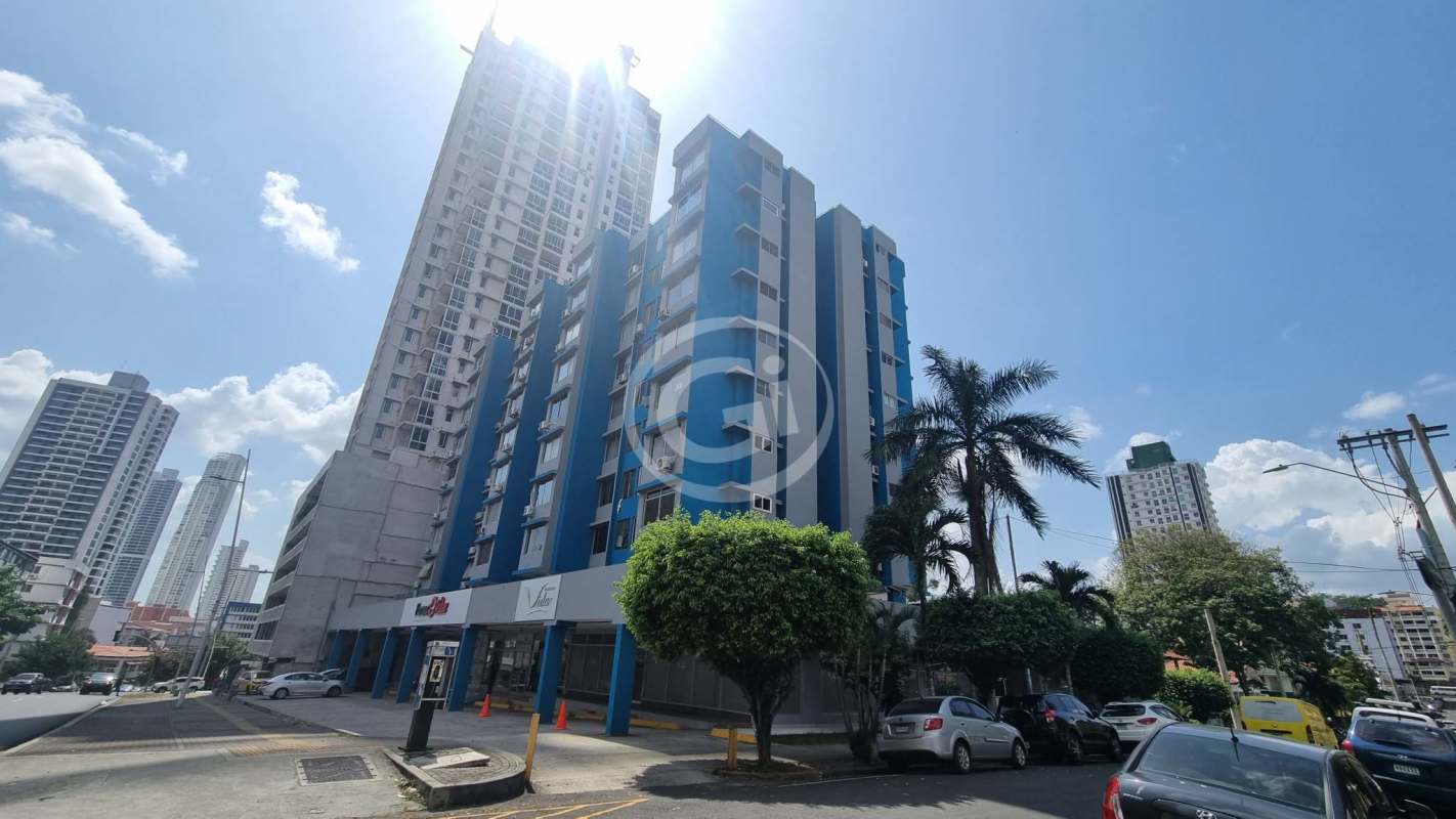 Exterior showing ground-floor shops and multiple stories of PH Torres Bella Vista Panama City