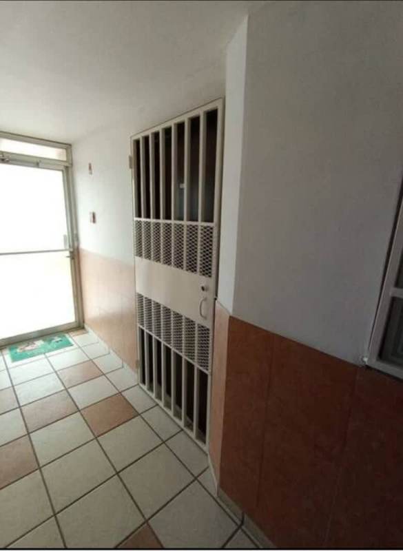 Gated entrance with security booth of Residencial Parque del Este Campo Limberg Panama City