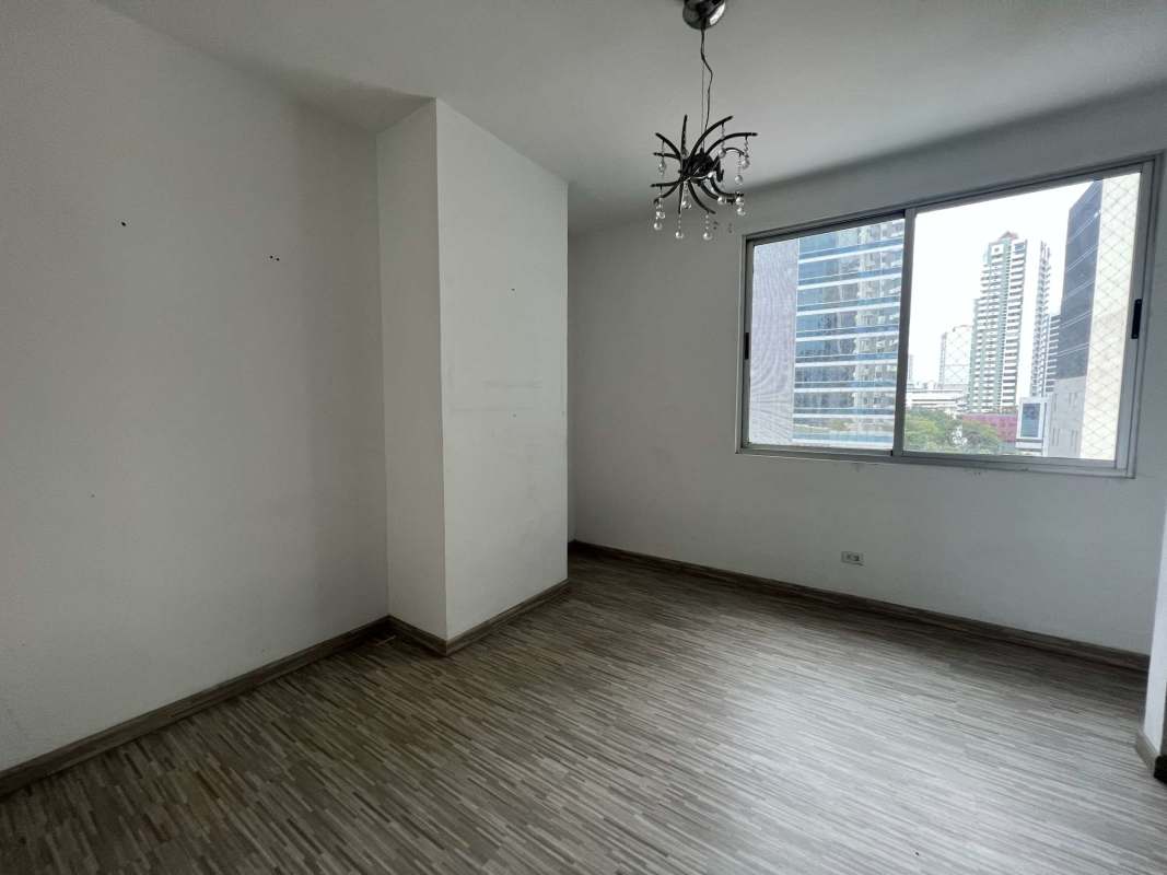 Rooftop swimming pool with panoramic Panama City skyline views at PH Galeria Uno