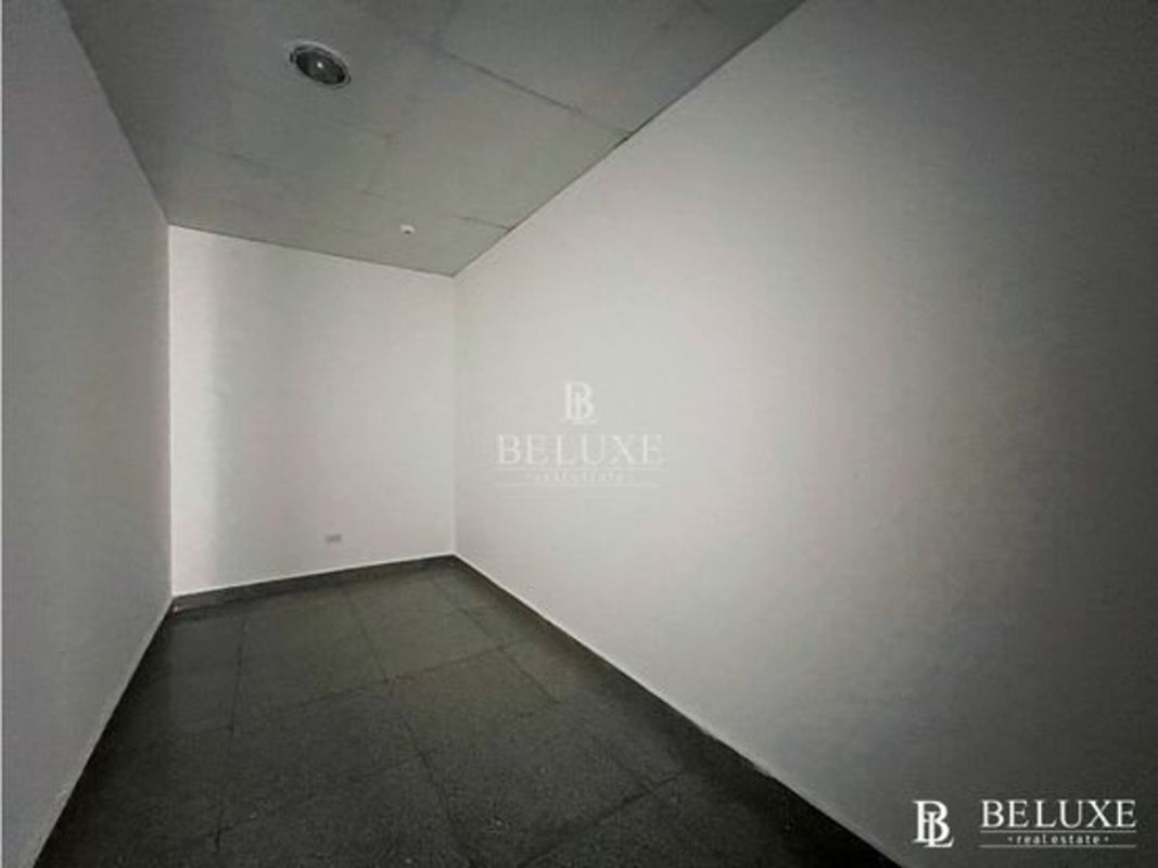 Small office room with white walls in commercial property Obarrio Panama