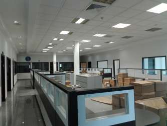 6-Story Commercial Showroom Building in Zona Libre Colón