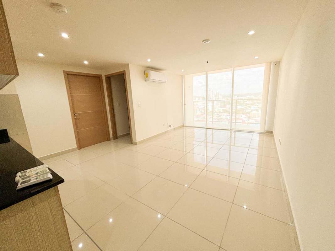 Open living and dining area with natural light apartment PH Torres del Parque Panama