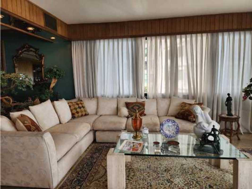 Large master bedroom with panoramic sea views, closets and ample natural light at PH Marina del Rey Coco del Mar Panama