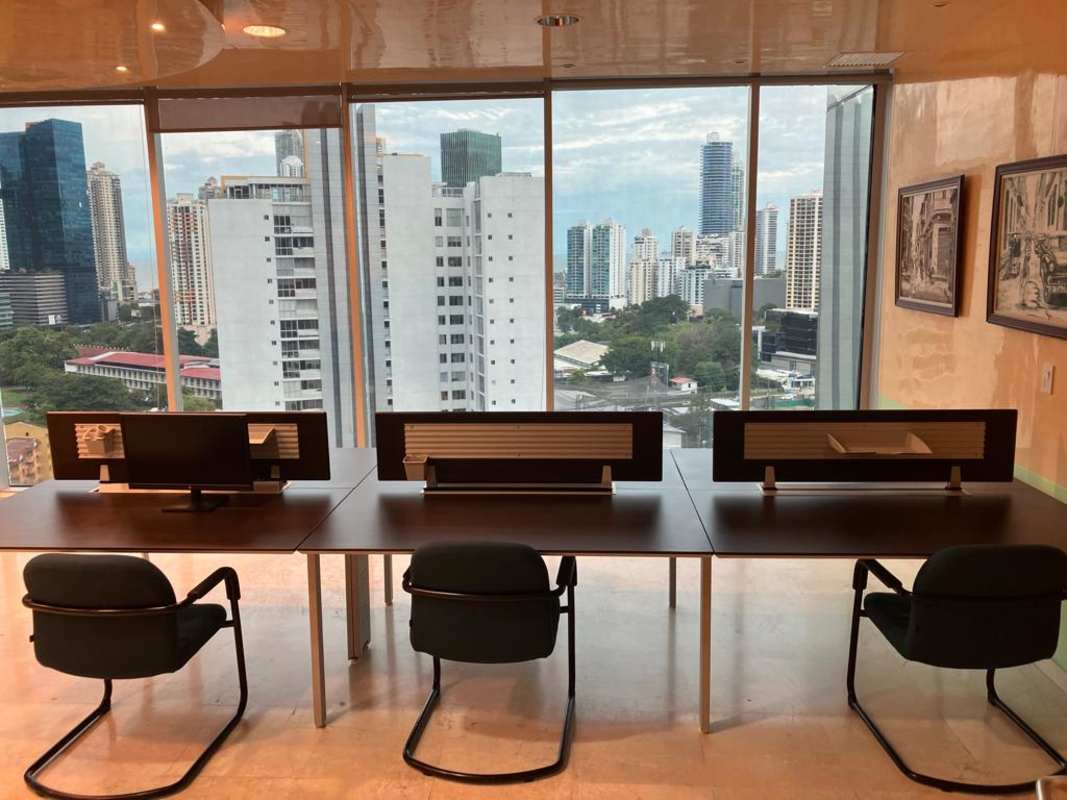Furnished modern office with panoramic city views in Global Bank Tower Panama