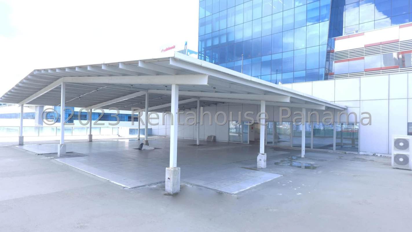 Panoramic rooftop terrace overlooking Panama skyline in Punta Pacifica