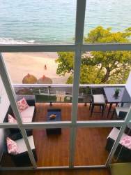 Infinity pool beachside jacuzzi PH Miramar Loft in Farallón Panama