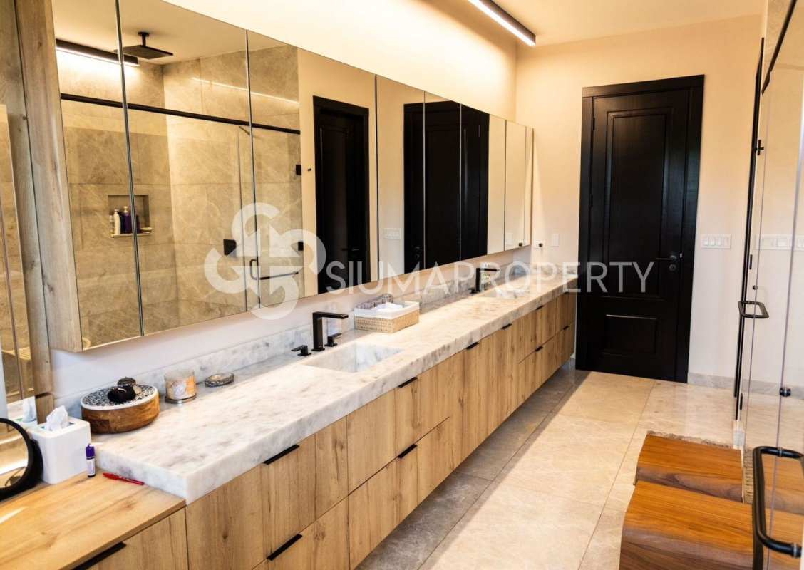 Private pool with tropical landscaping luxury mansion Santa Maria Panama