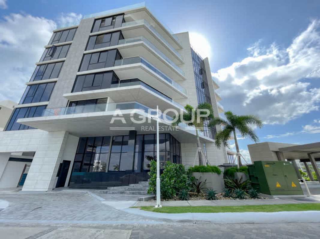 Modern waterfront tower with balconies in exclusive Ocean Reef Islands Panama City
