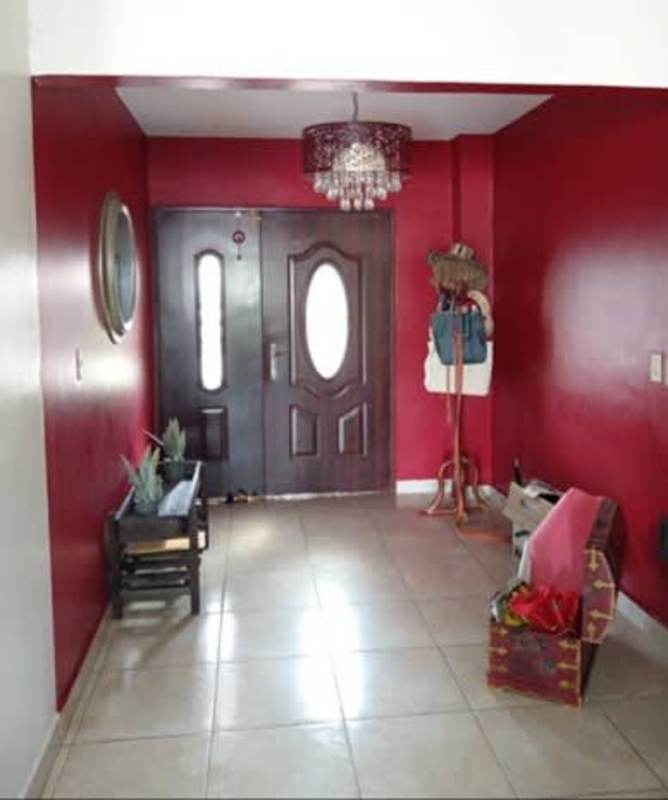 Bright second bedroom with AC fan window PH Torres de Toscana Panama