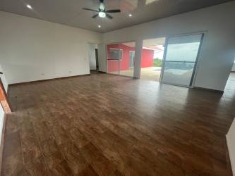 Spacious 4BR Countryside Villa with Infinity Pool Panama Oeste