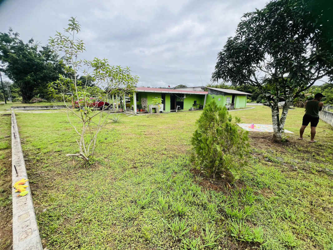 Bedroom ensuite bath country house sale Chilibre Panama