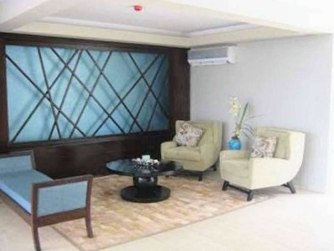 Spacious 3BR Apartment Pine Hills Albrook with Terrace & Pool