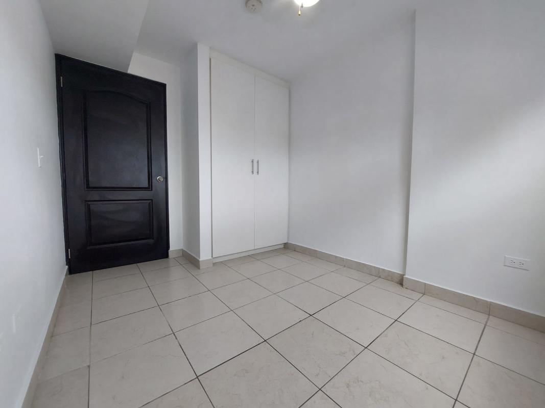 Bathroom with pedestal sink, walk-in shower, neutral tiles at PH Riverside Parque Lefevre