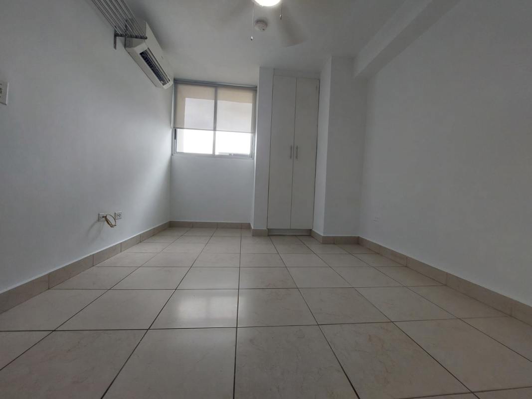 Contemporary kitchen with granite countertops and appliances in PH Riverside Parque Lefevre Panama