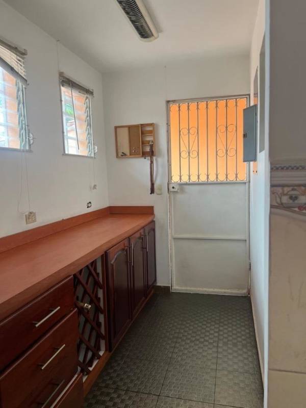 Gated access and landscaped entrance in Residencial Bariloche Altos de Panamá