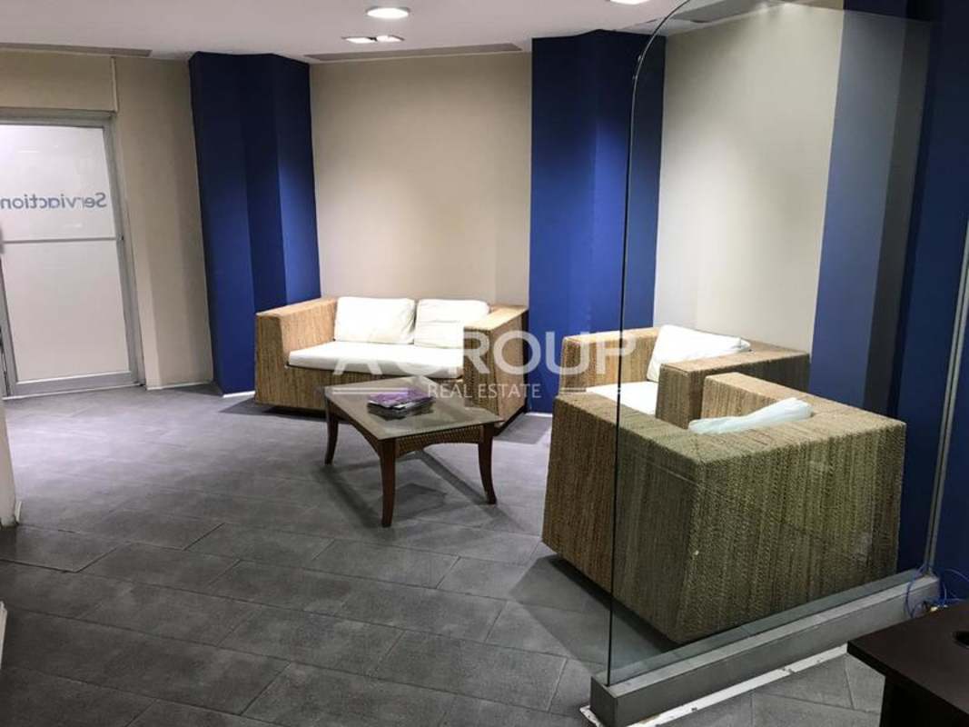 Private executive office with conference table and bathroom PH Bay Mall Avenida Balboa Panama