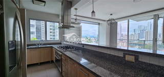 Apartment for Sale in San Francisco - 3 bedrooms