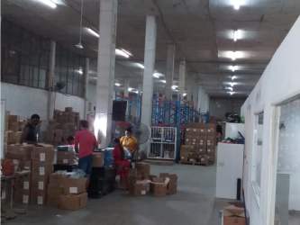 Loading docks with large gates and ramp access in Free Zone warehouse Colón Panama