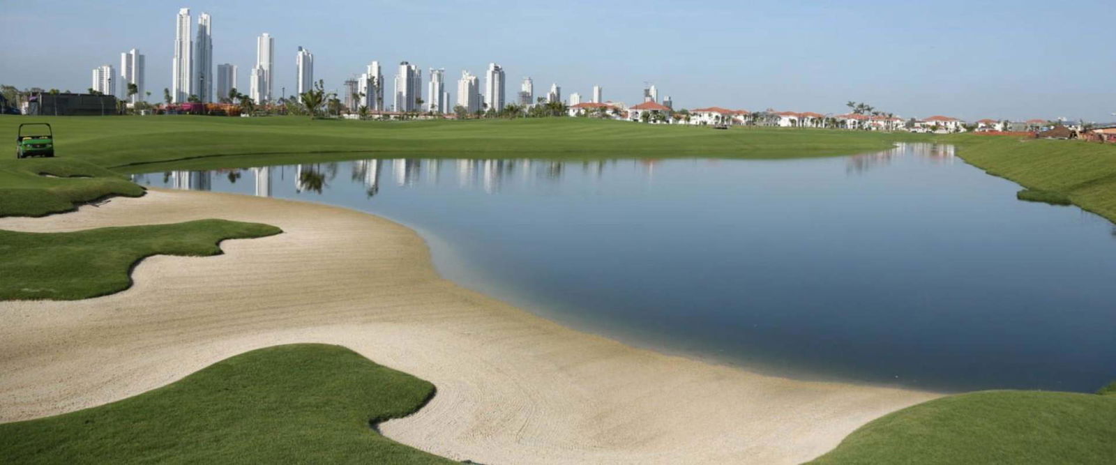 Modern dining room with city views PH Fendi Casa Tower Santa Maria Panama